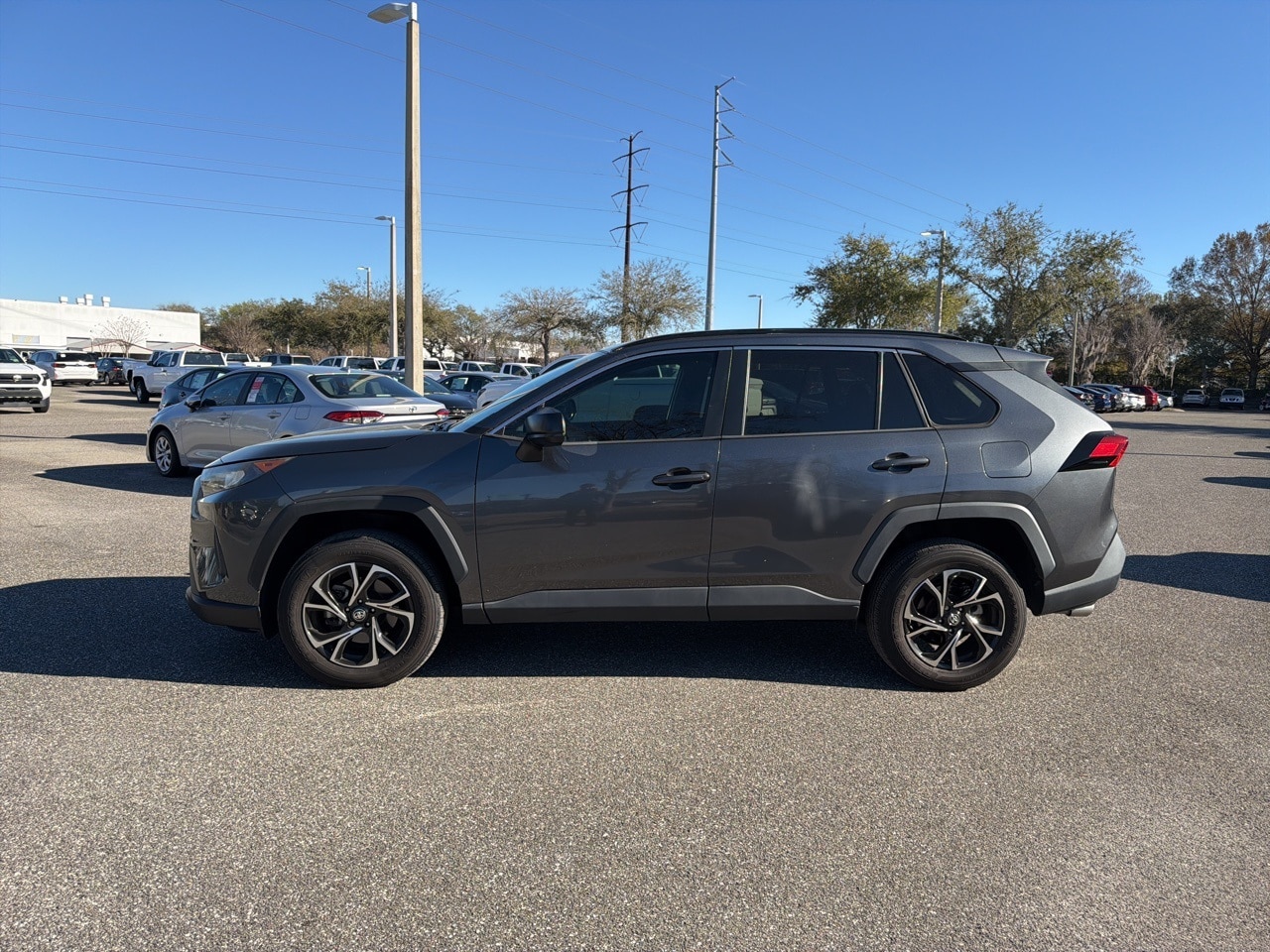 Used 2021 Toyota RAV4 LE with VIN 2T3H1RFVXMC122715 for sale in Kansas City