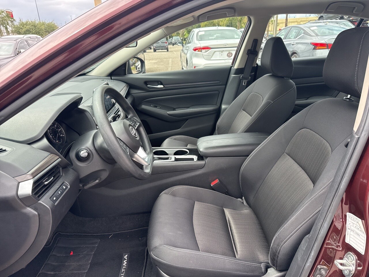 2024 Nissan Altima 2.5 SV photo 4