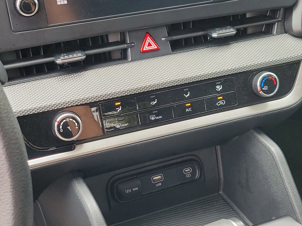 2025 Kia Sportage LX - Photo 25