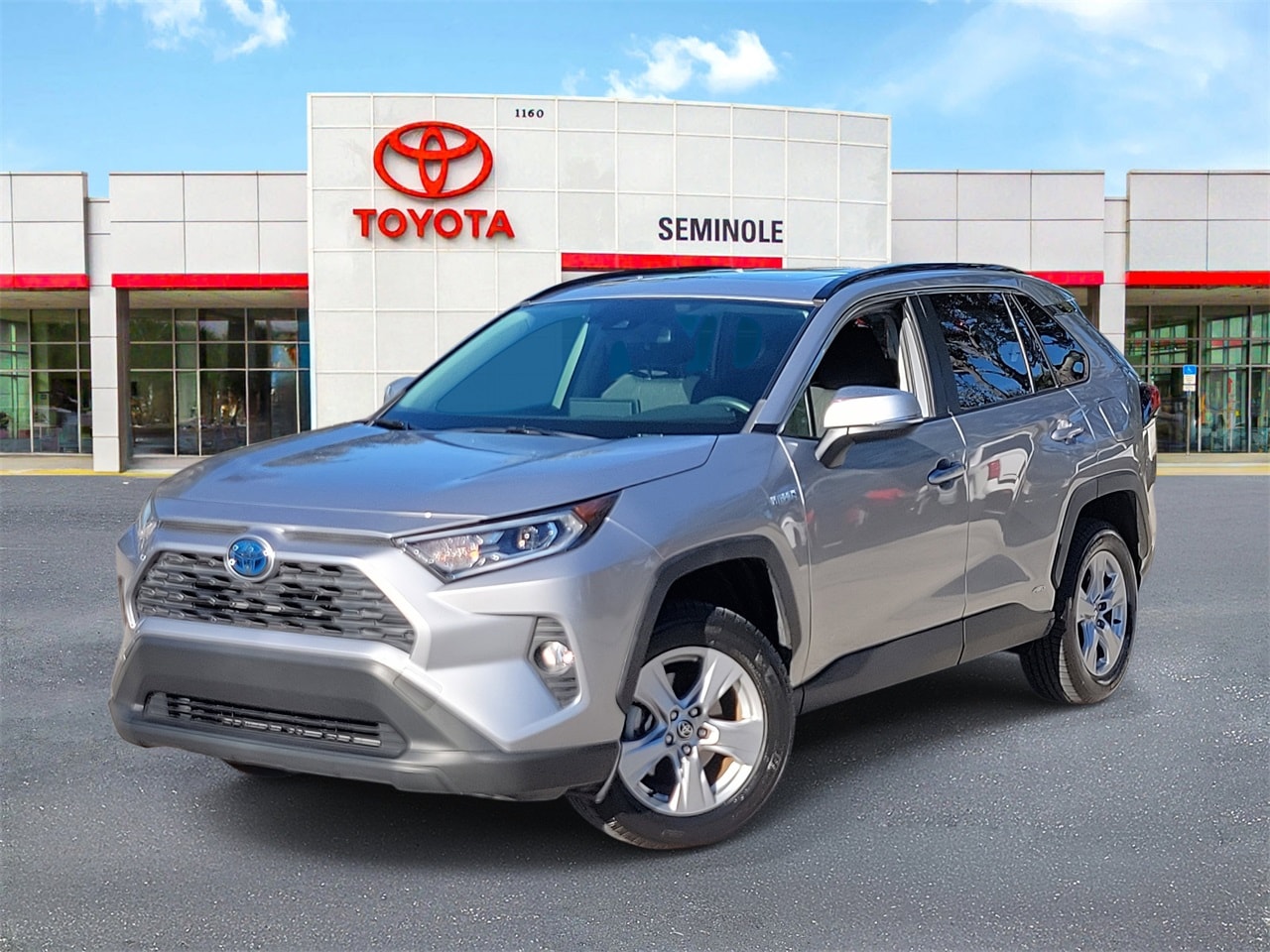 2020 Toyota RAV4 XLE's photo