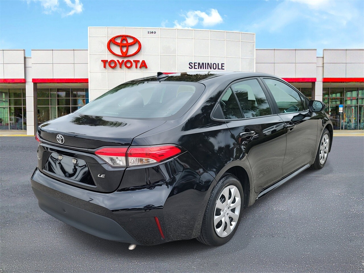 2024 Toyota Corolla LE photo 3