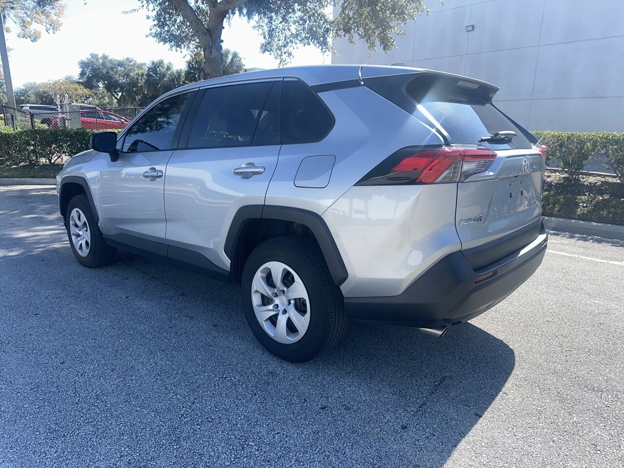 2023 Toyota RAV4 LE photo 2