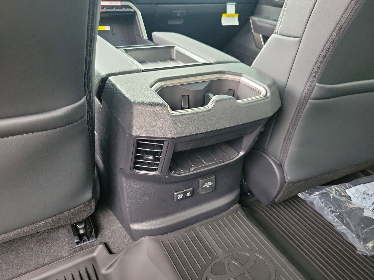 2026 Toyota Tundra SR5 - Photo 11