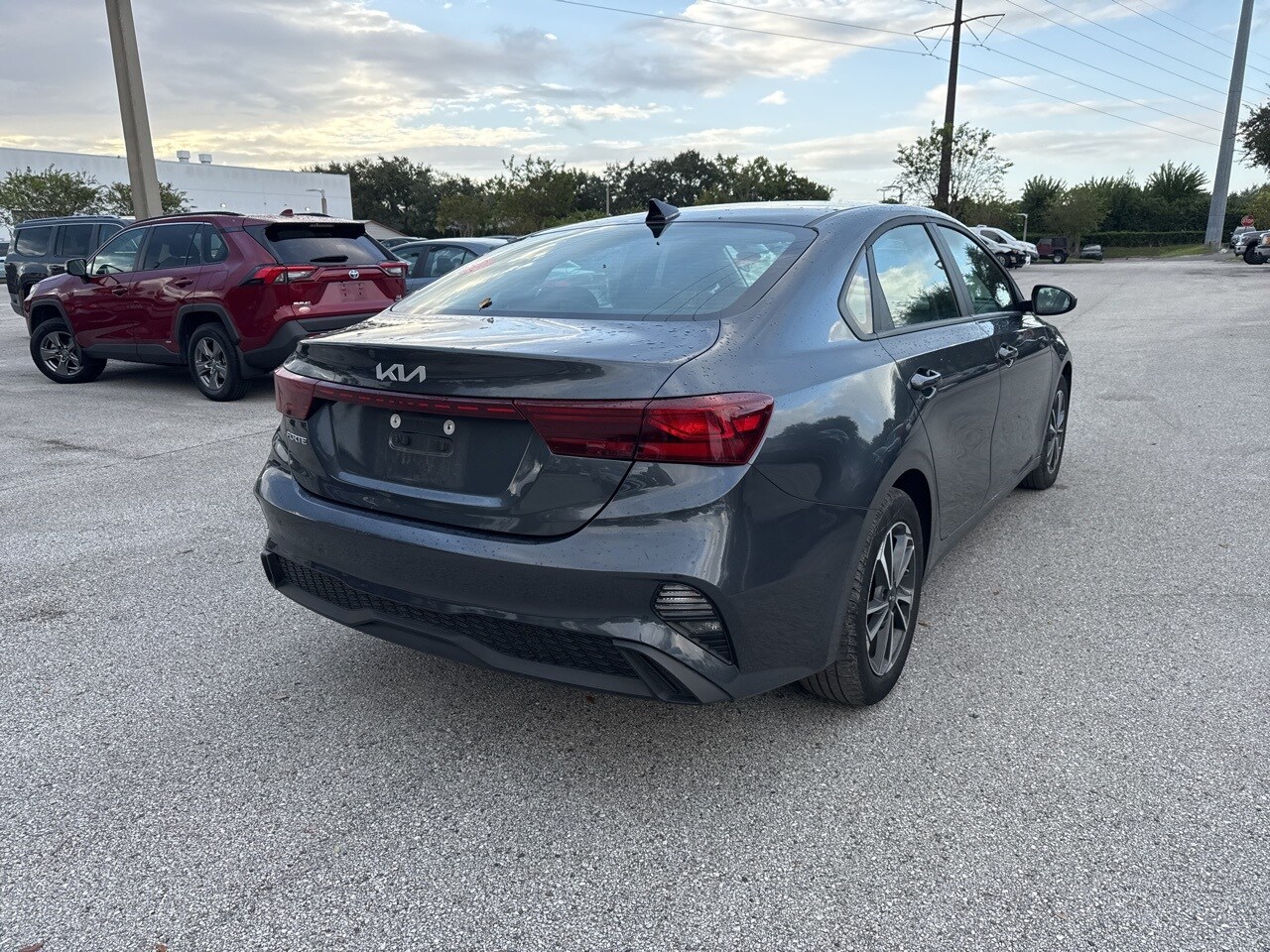 2024 Kia Forte LXS photo 3