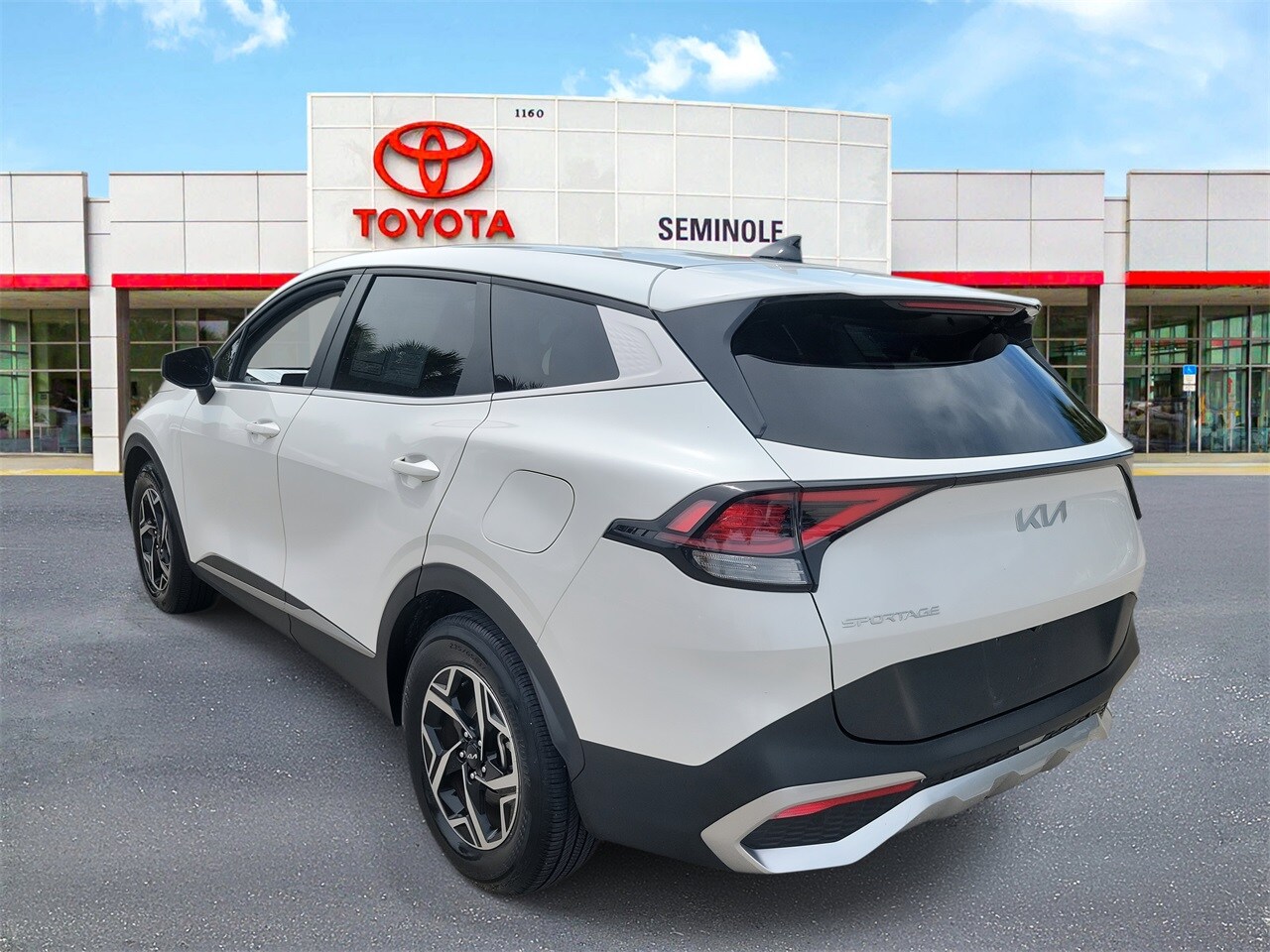 2024 Kia Sportage LX photo 3