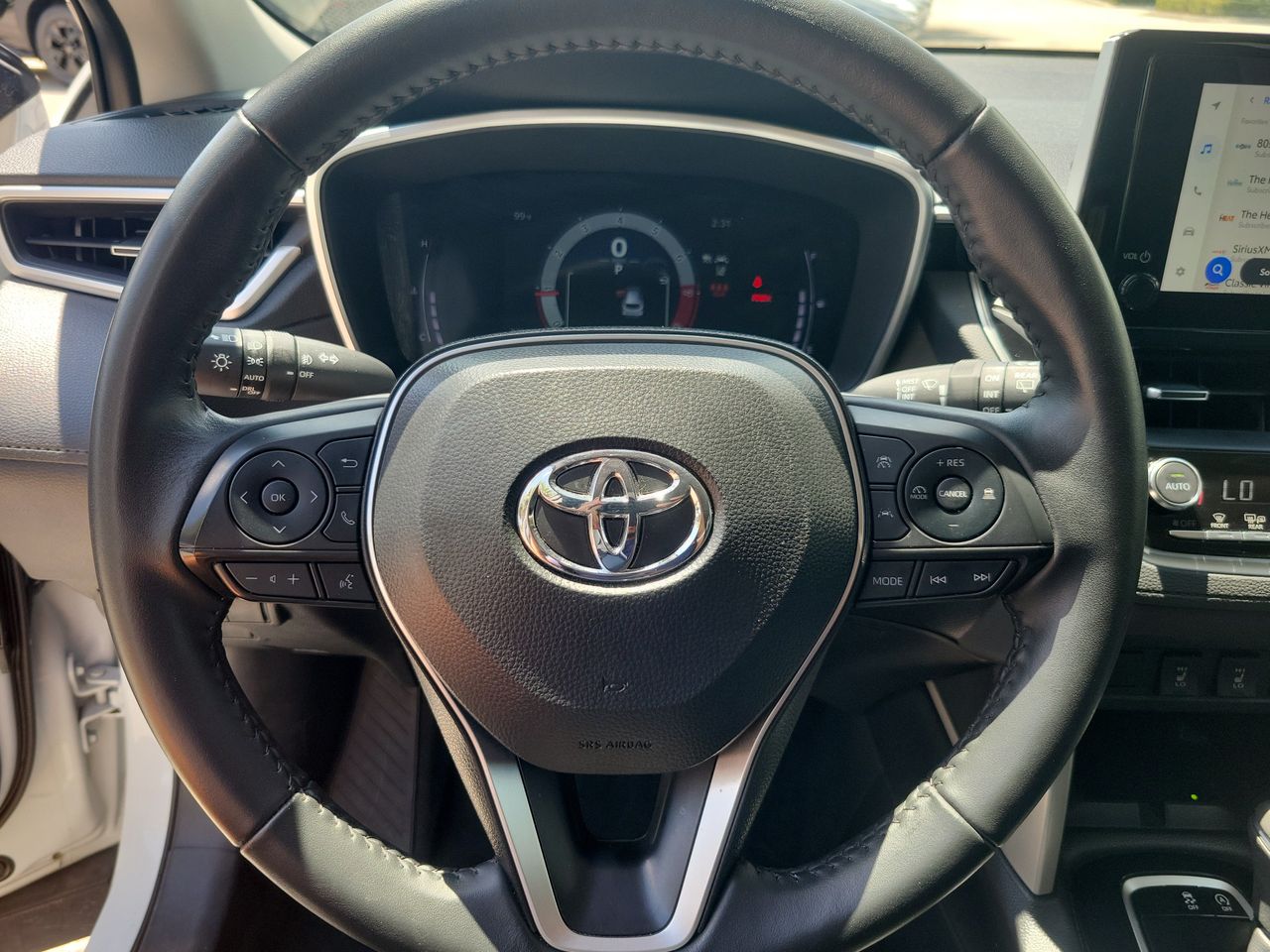 2025 Toyota Corolla Cross XLE - Photo 18