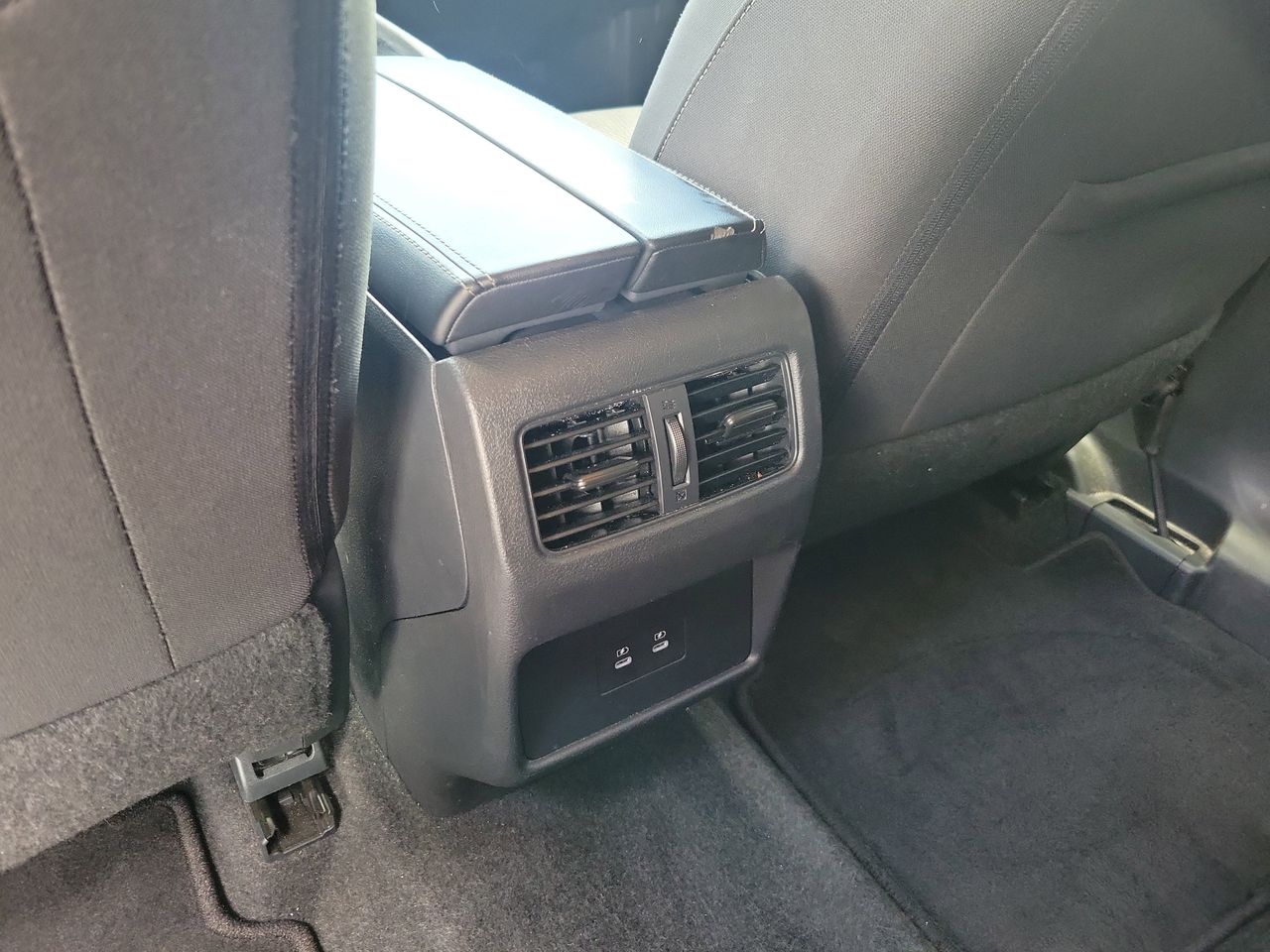 2025 Nissan Rogue SV - Photo 11