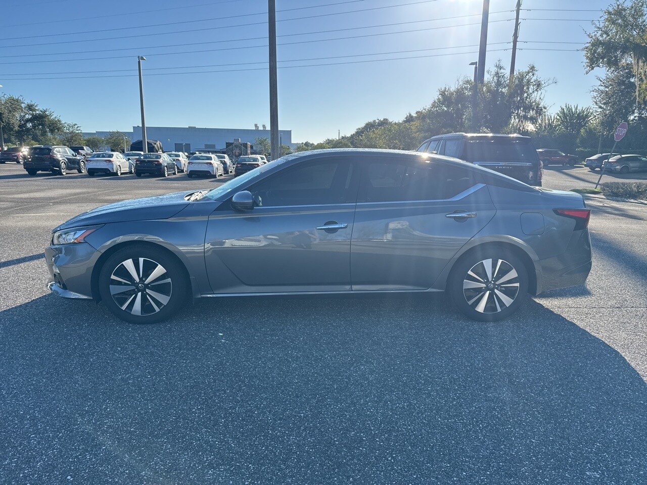 2019 Nissan Altima 2.5 SV photo 2