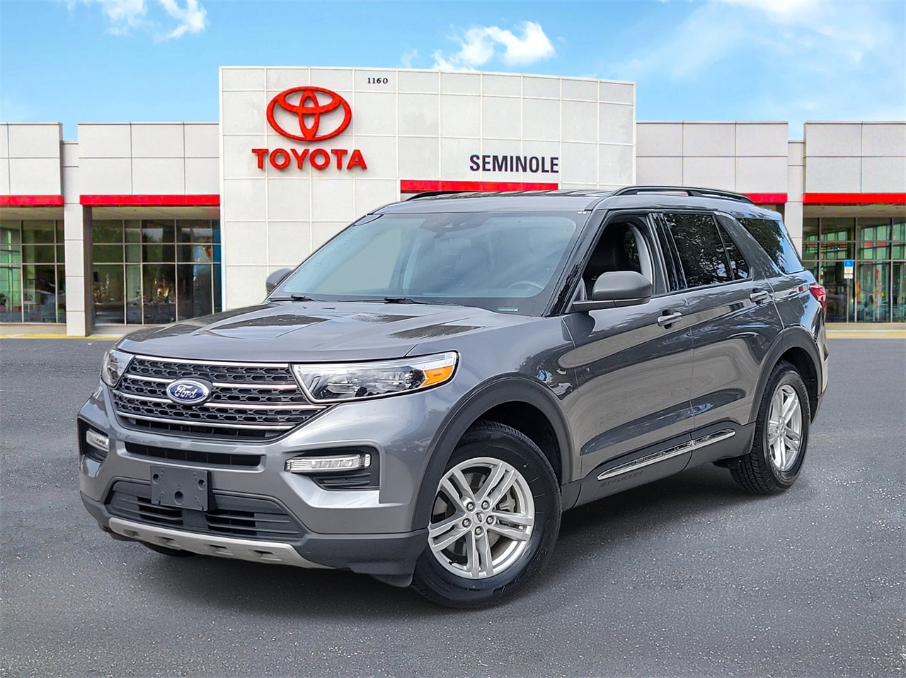 2024 Ford Explorer XLT's photo