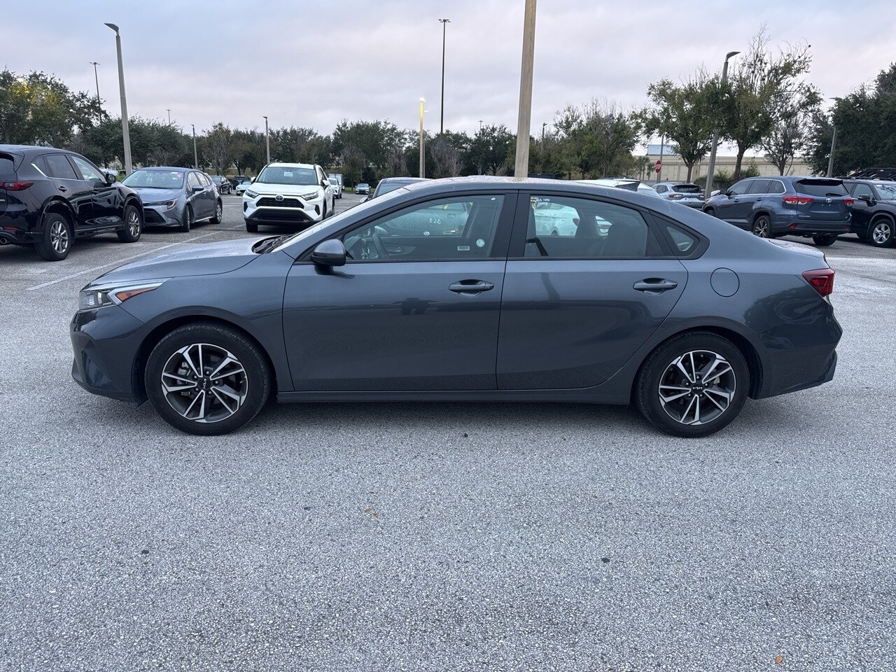 2024 Kia Forte LXS photo 2