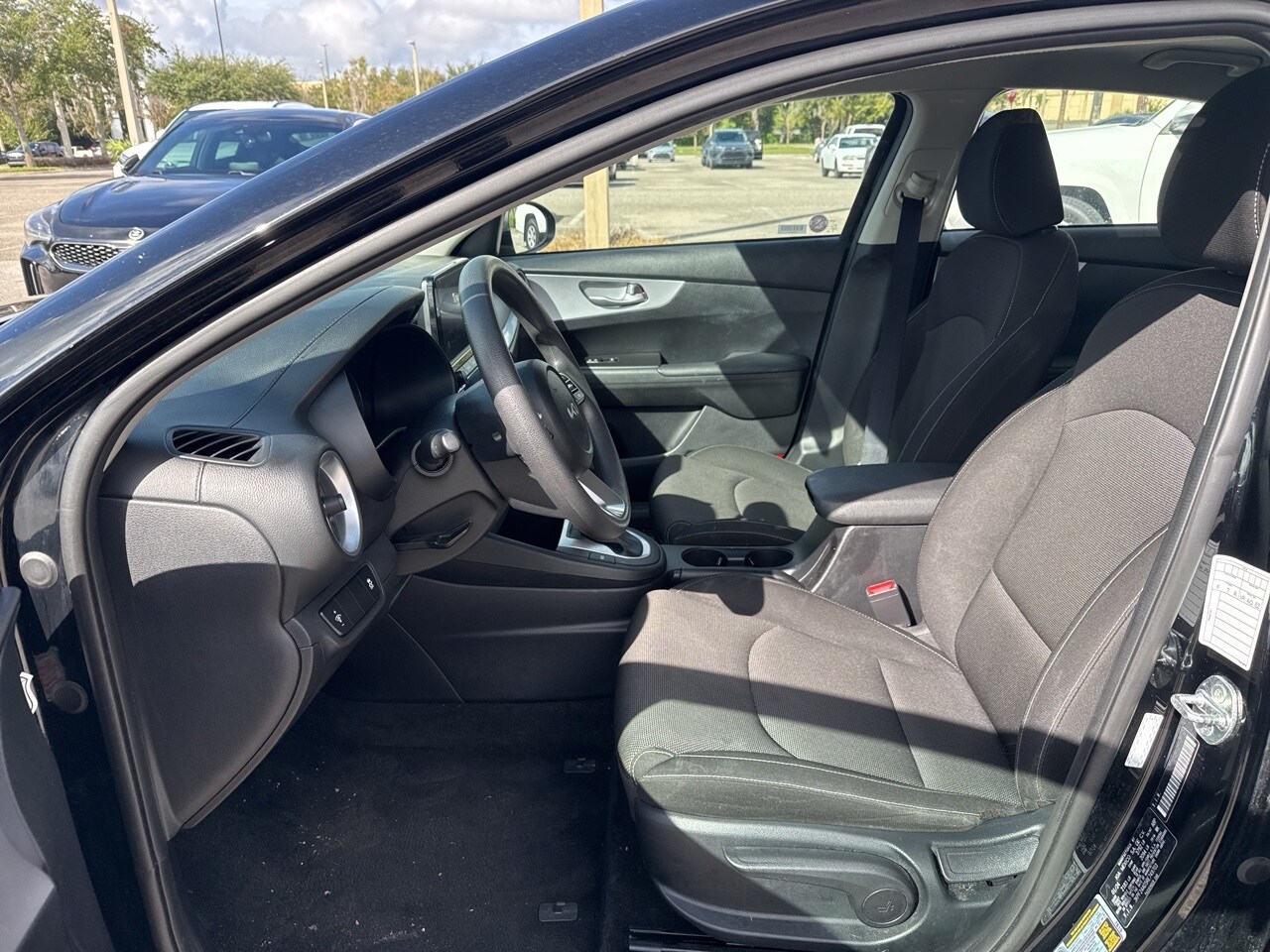 2024 Kia Forte LXS photo 2