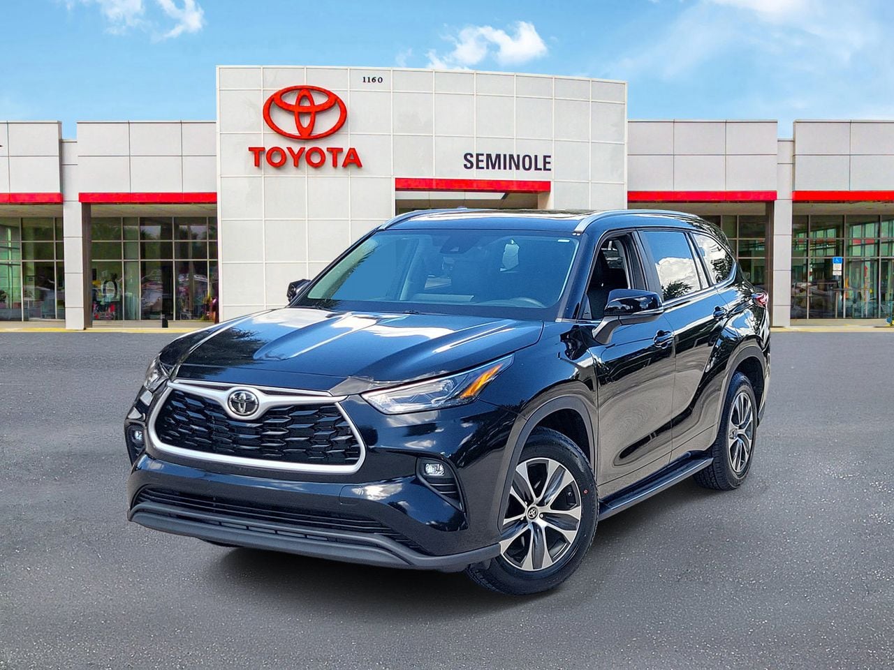 Midnight Black Metallic 2023 Toyota Highlander SUV / Crossover Front-Wheel Drive 8-Speed Automatic