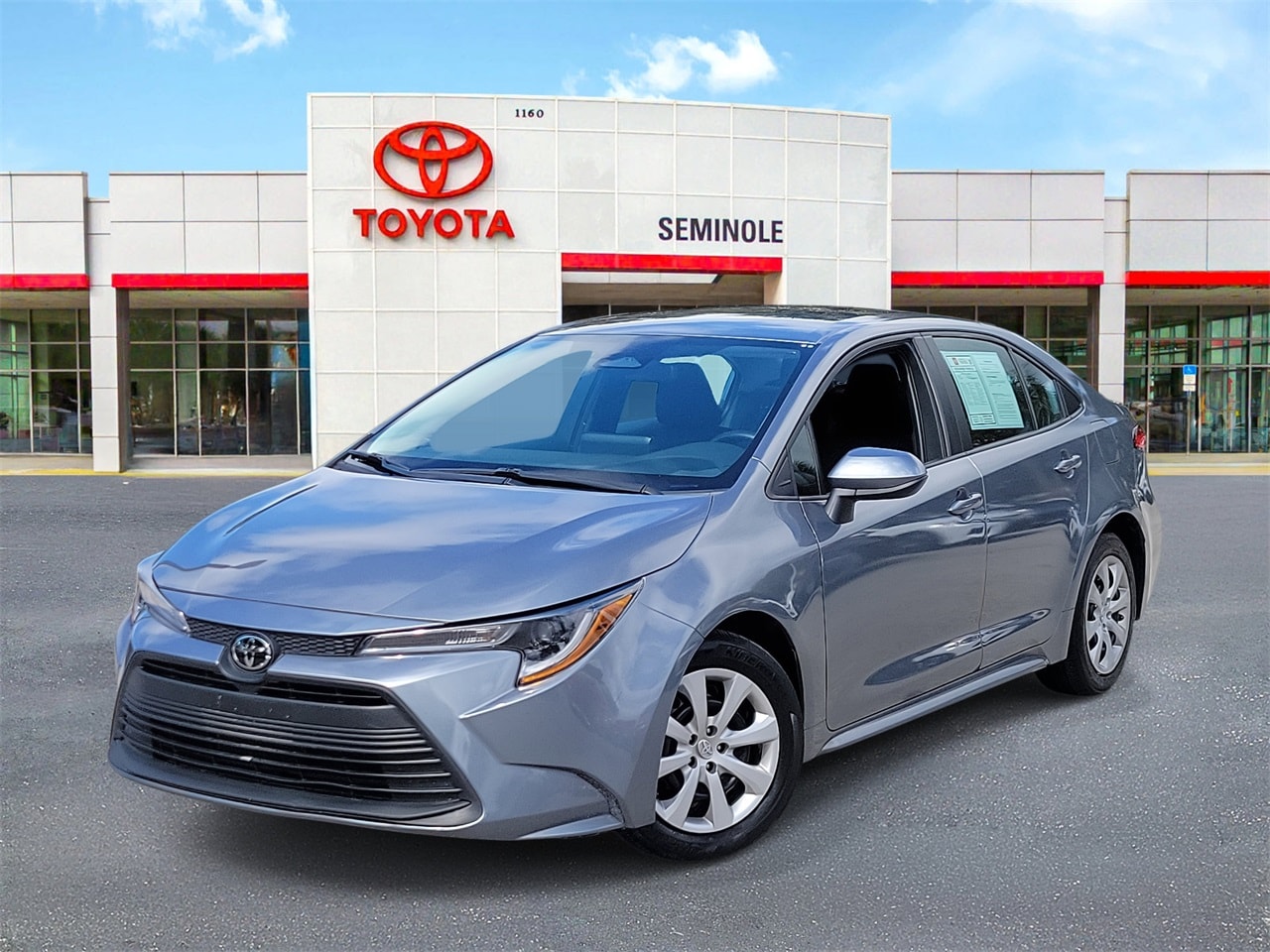 2024 Toyota Corolla LE's photo