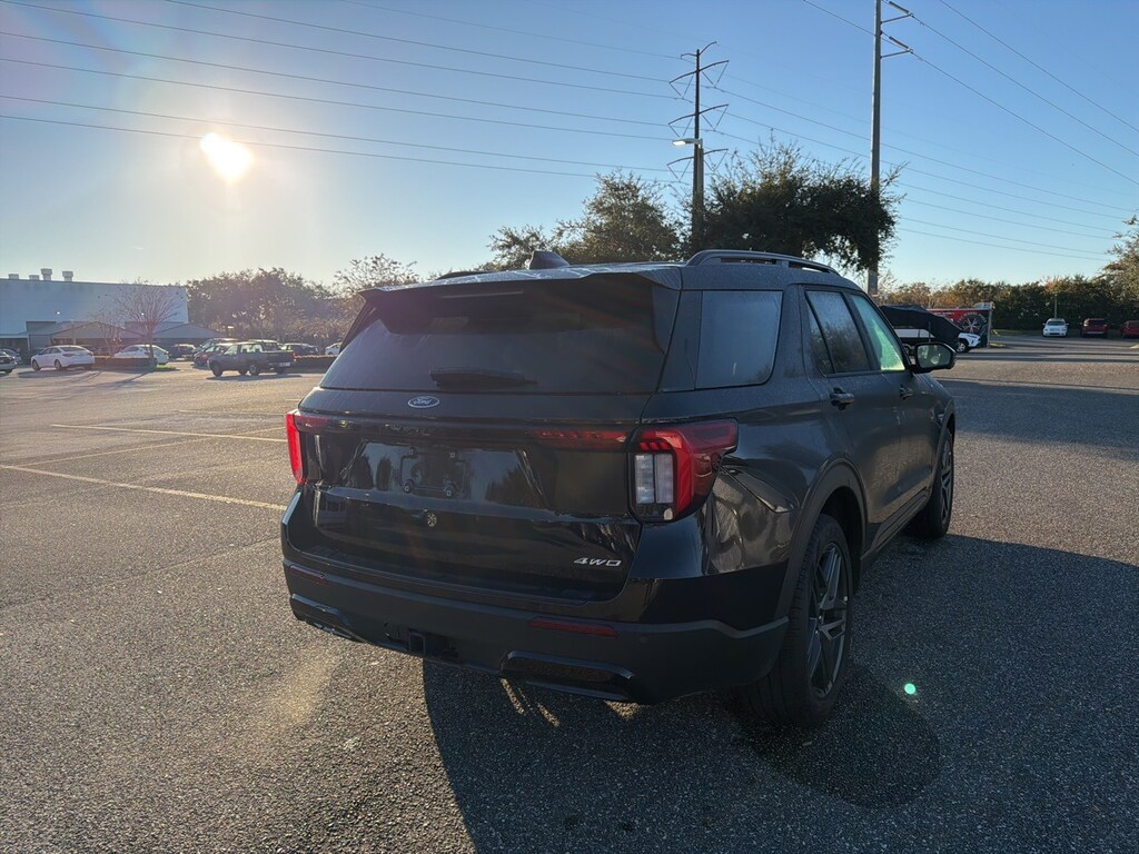 Used 2025 Ford Explorer ST-Line SUV
