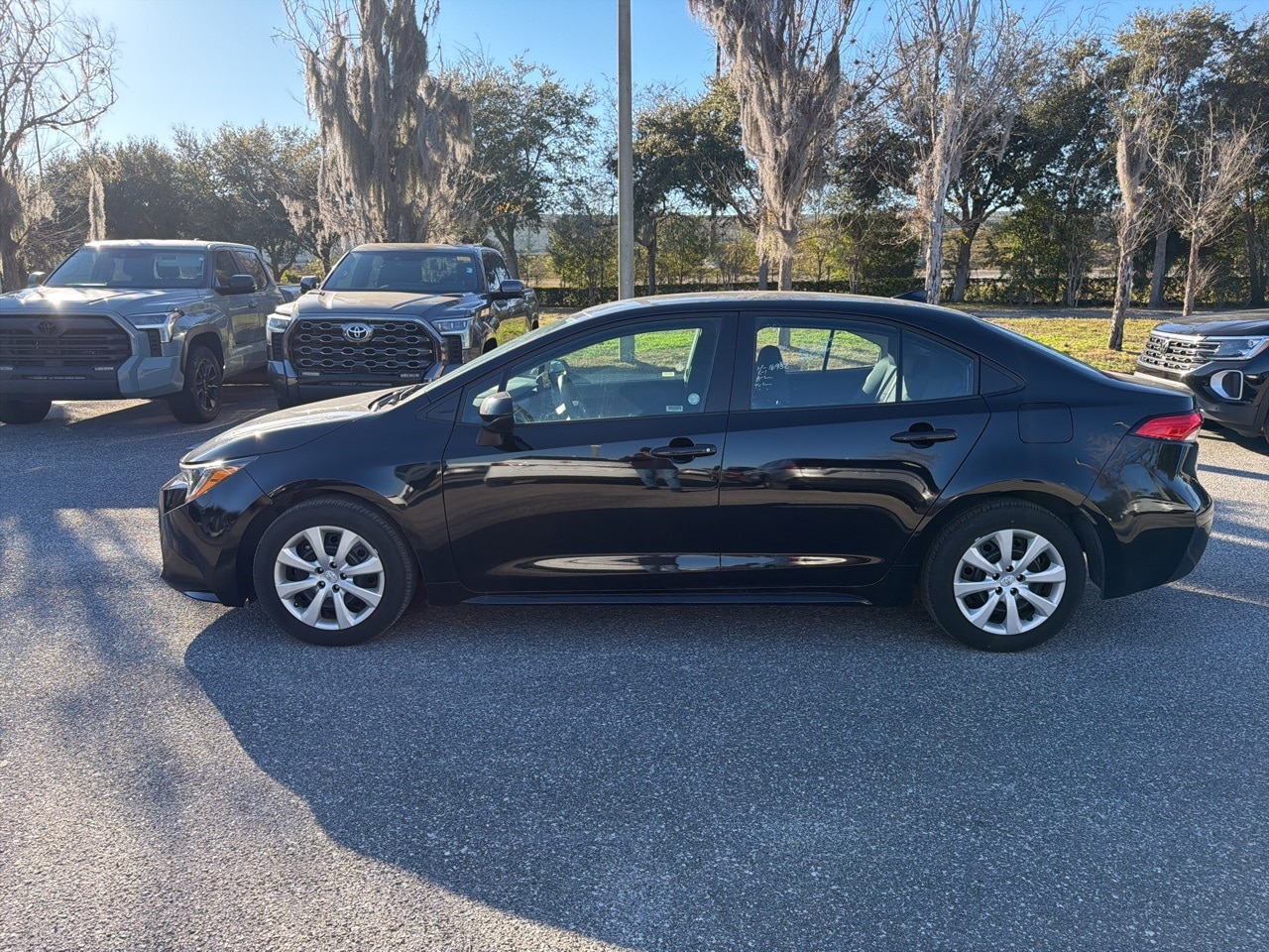 Used 2025 Toyota Corolla LE with VIN 5YFB4MDE3SP279236 for sale in Kansas City