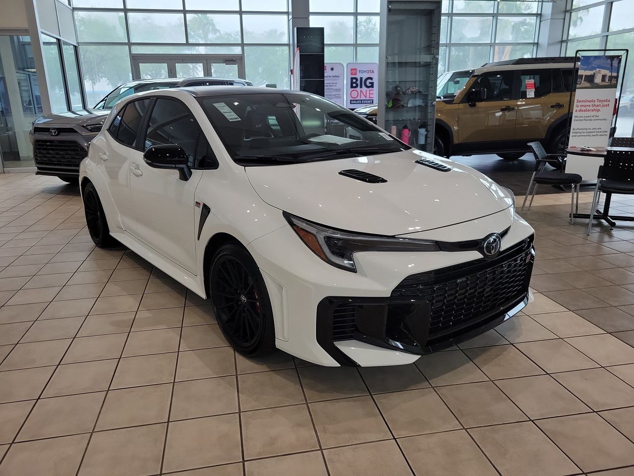 View vehicle photo 2