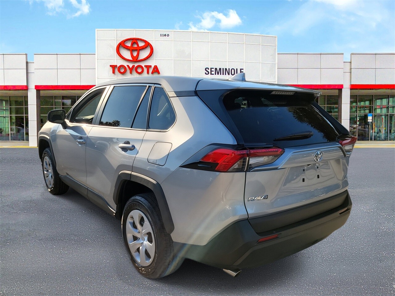 2025 Toyota RAV4 LE photo 4