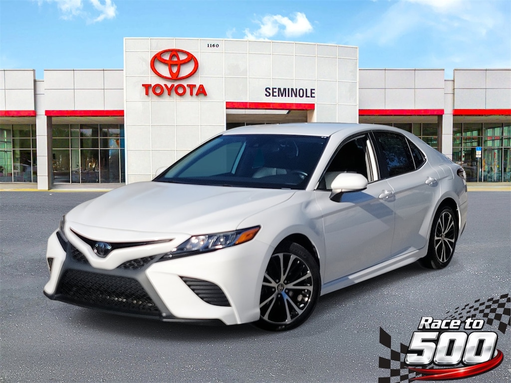 Used 2020 Toyota Camry SE Sedan