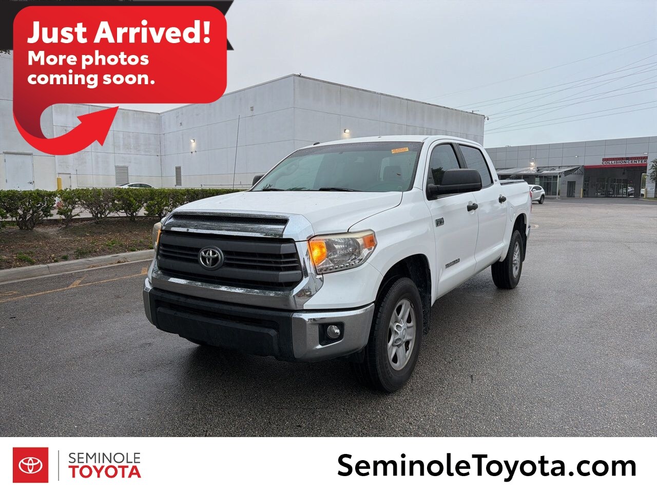 Super White 2014 Toyota Tundra SR5 CrewMax 5.7L FFV 4WD Pickup Truck Four-Wheel Drive 6-Speed Automatic Overdrive