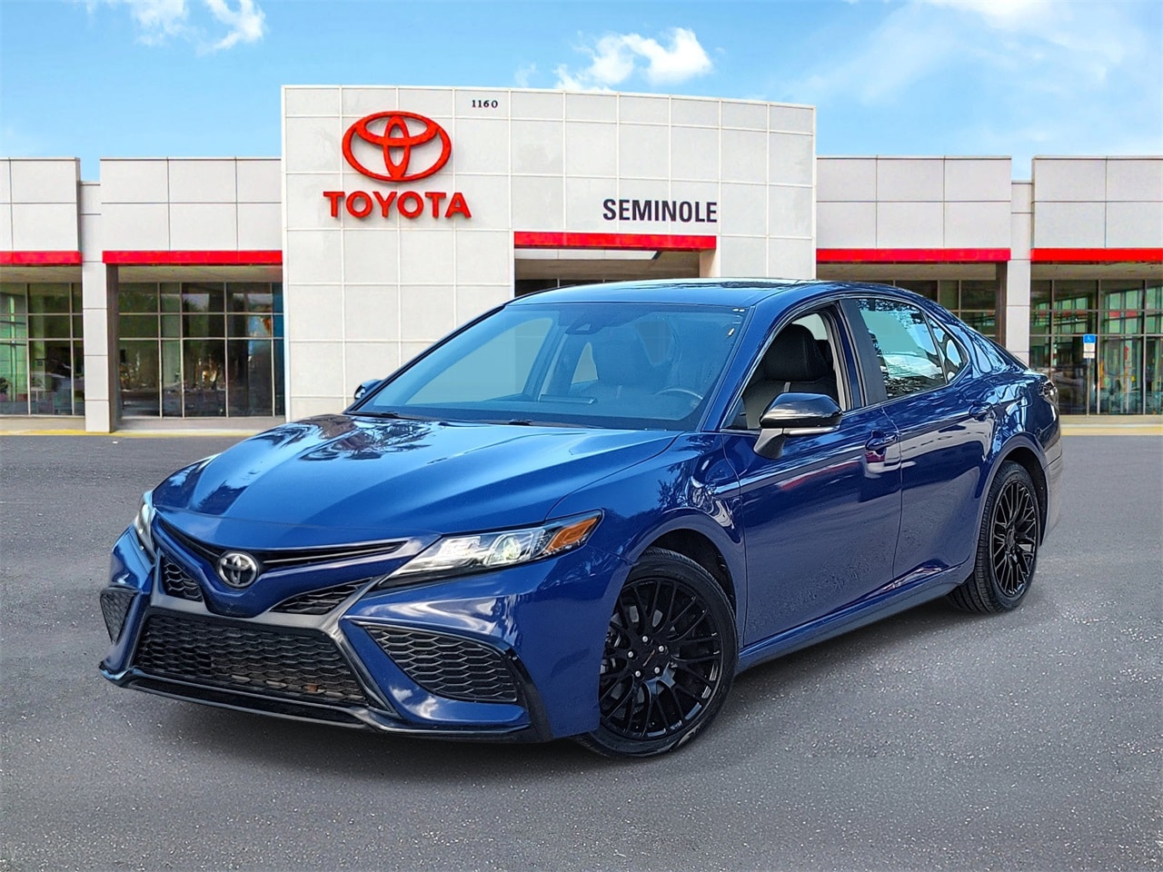 2023 Toyota Camry SE's photo