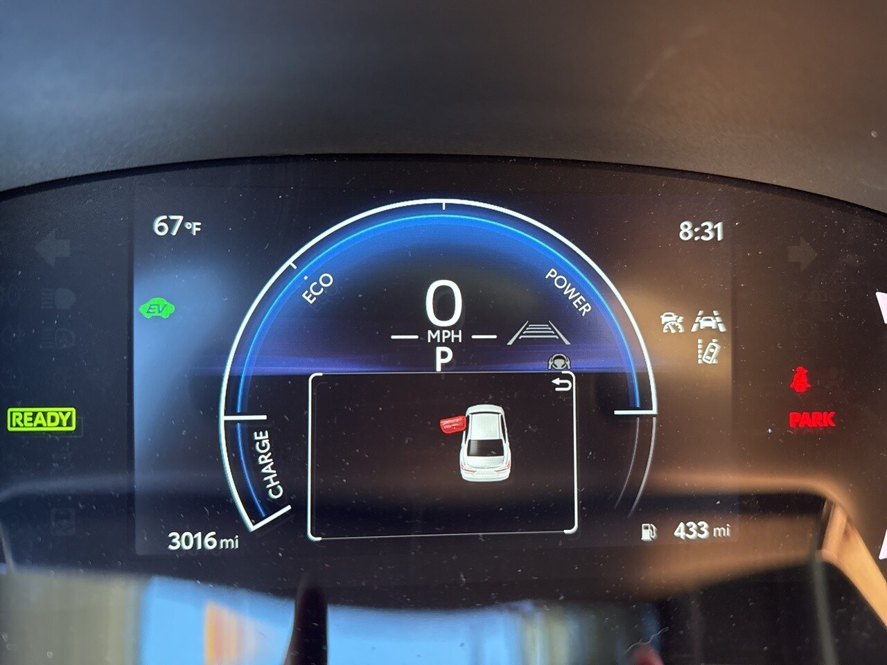 2025 Toyota Camry SE photo 4