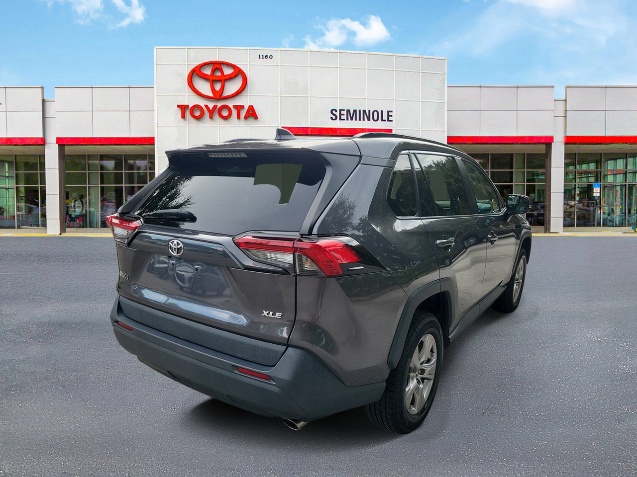 Used 2022 Toyota RAV4 XLE SUV