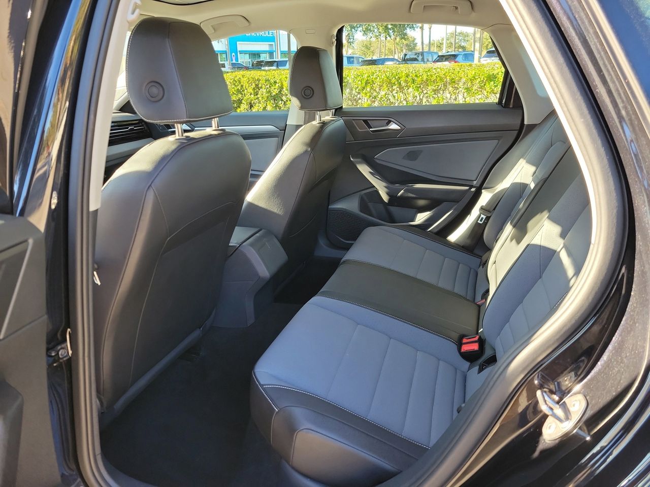 2025 Volkswagen Jetta SE - Photo 10