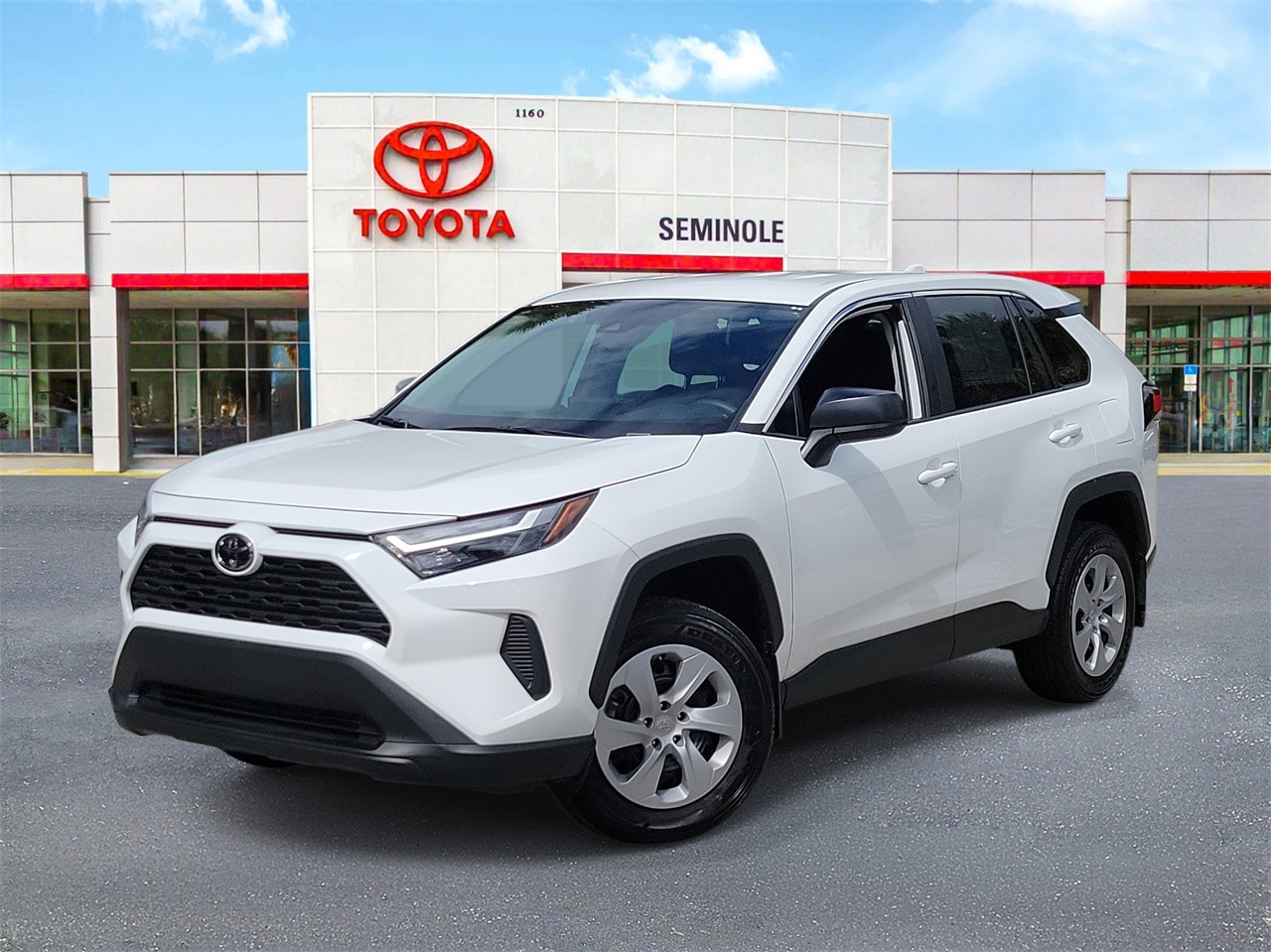 2025 Toyota RAV4 LE's photo