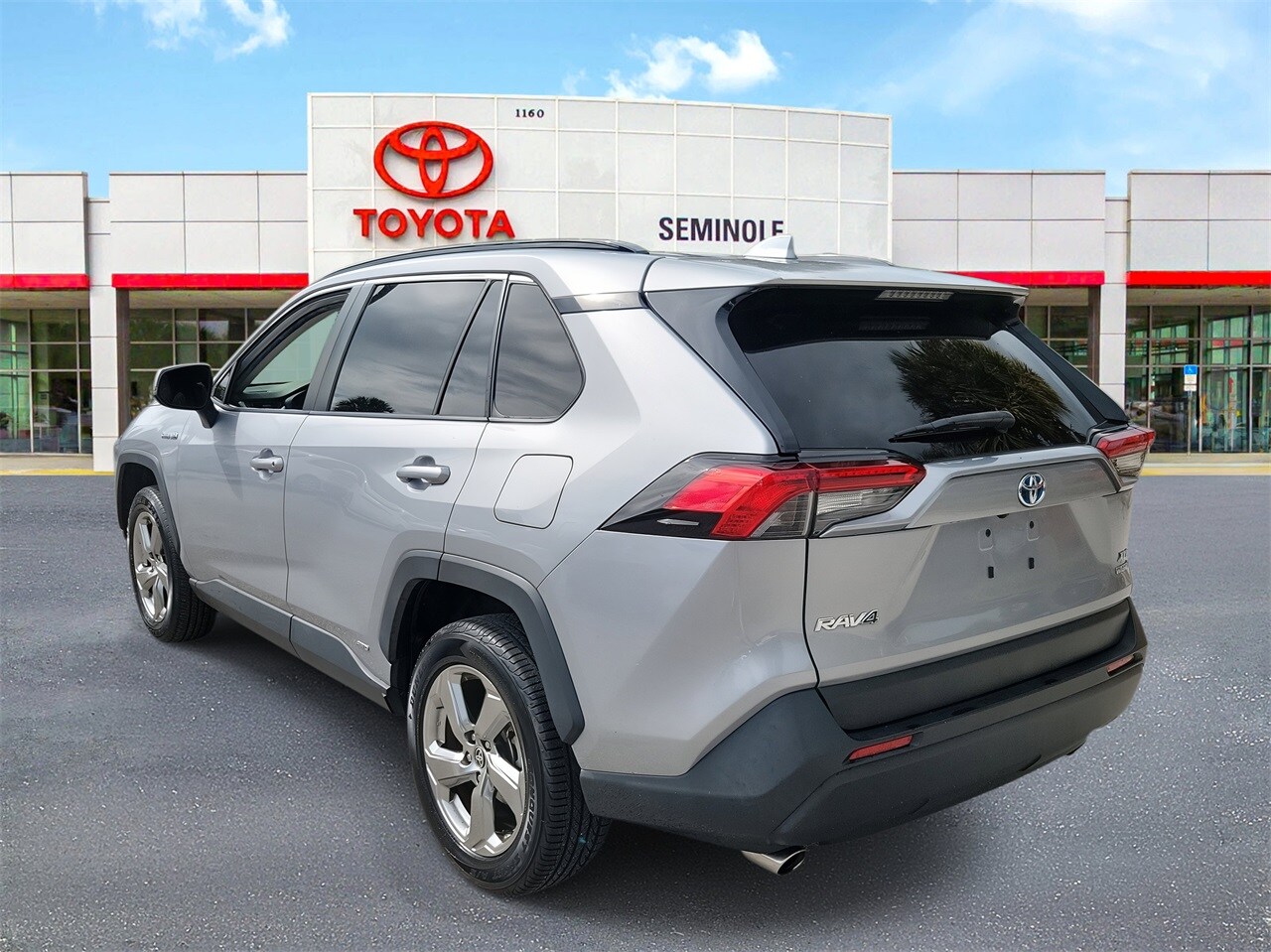 2021 Toyota RAV4 Hybrid XLE Premium photo 4