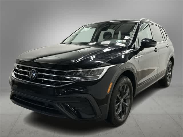 2024 Volkswagen Tiguan SE's photo