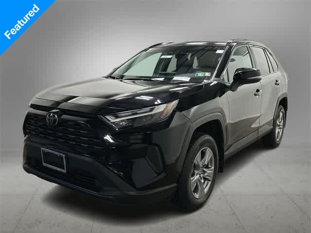 2022 Toyota RAV4 XLE's photo