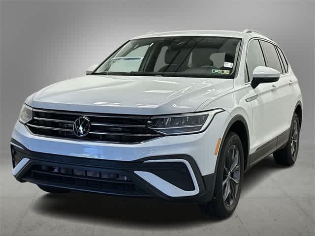 2024 Volkswagen Tiguan SE's photo