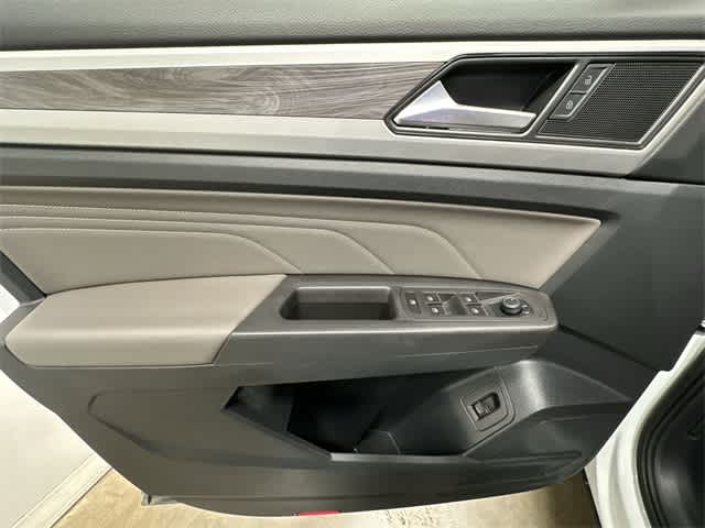 2023 Volkswagen Atlas Cross Sport SE w/Tech - Photo 18