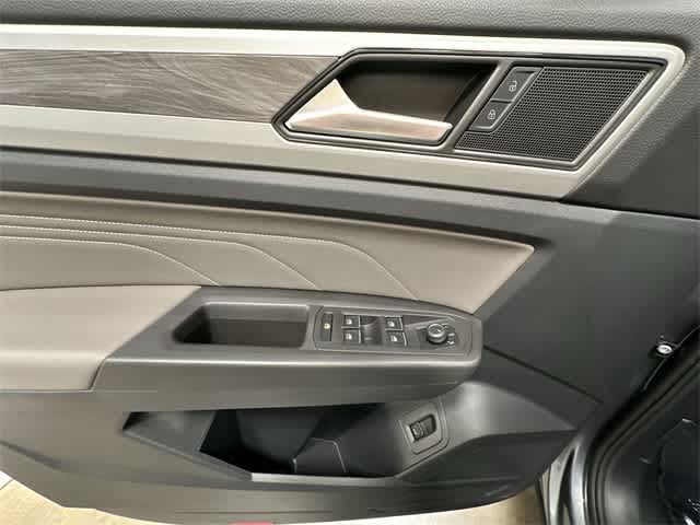2023 Volkswagen Atlas Cross Sport SE w/Tech - Photo 18
