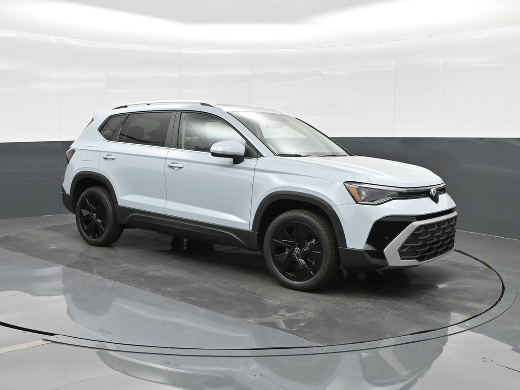 New 2025 Volkswagen Taos 1.5T SE SUV