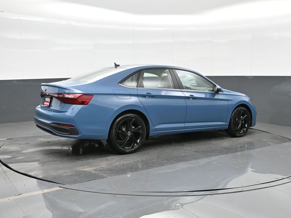 New 2026 Volkswagen Jetta 1.5T SE Sedan