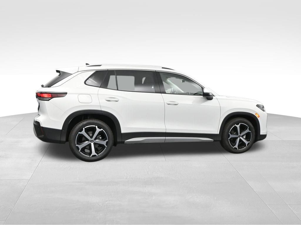 2025 Volkswagen Tiguan SE photo 3