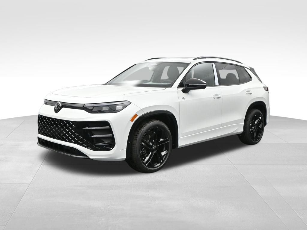 2026 Volkswagen Tiguan SE R-LINE BLACK's photo