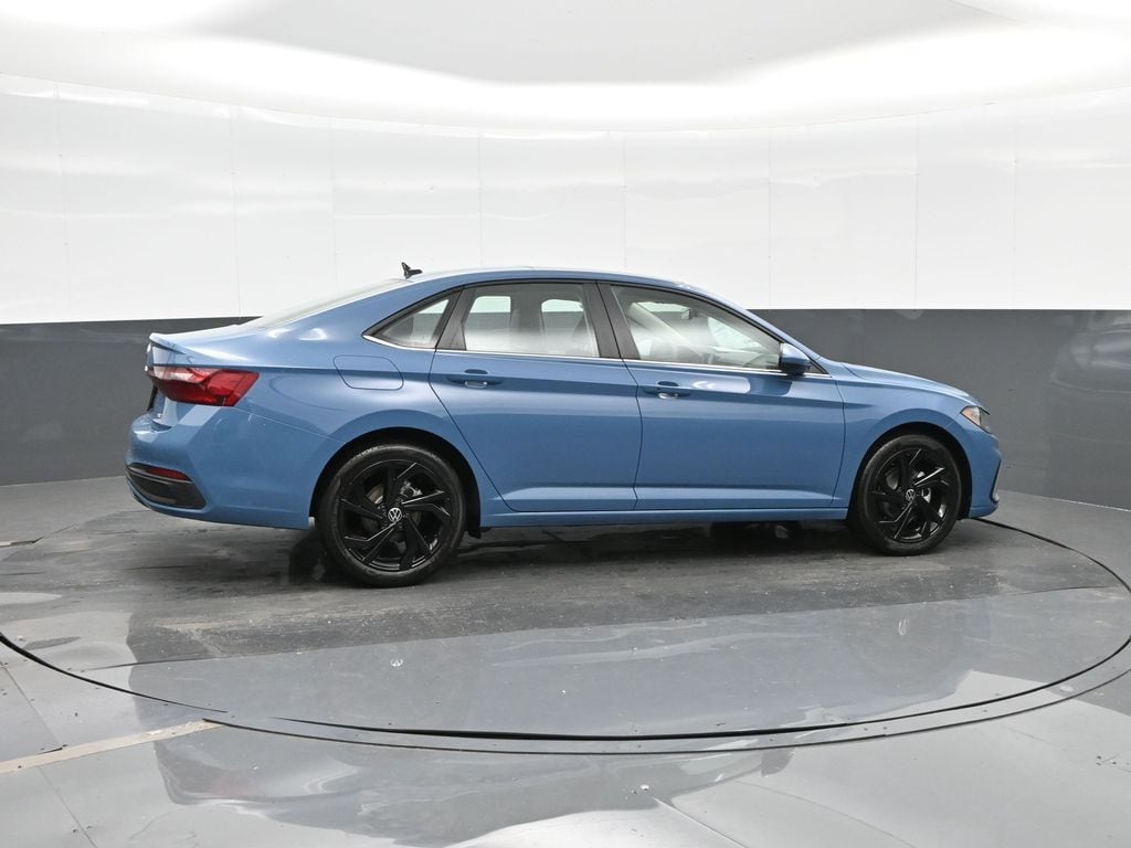 New 2026 Volkswagen Jetta 1.5T SE Sedan