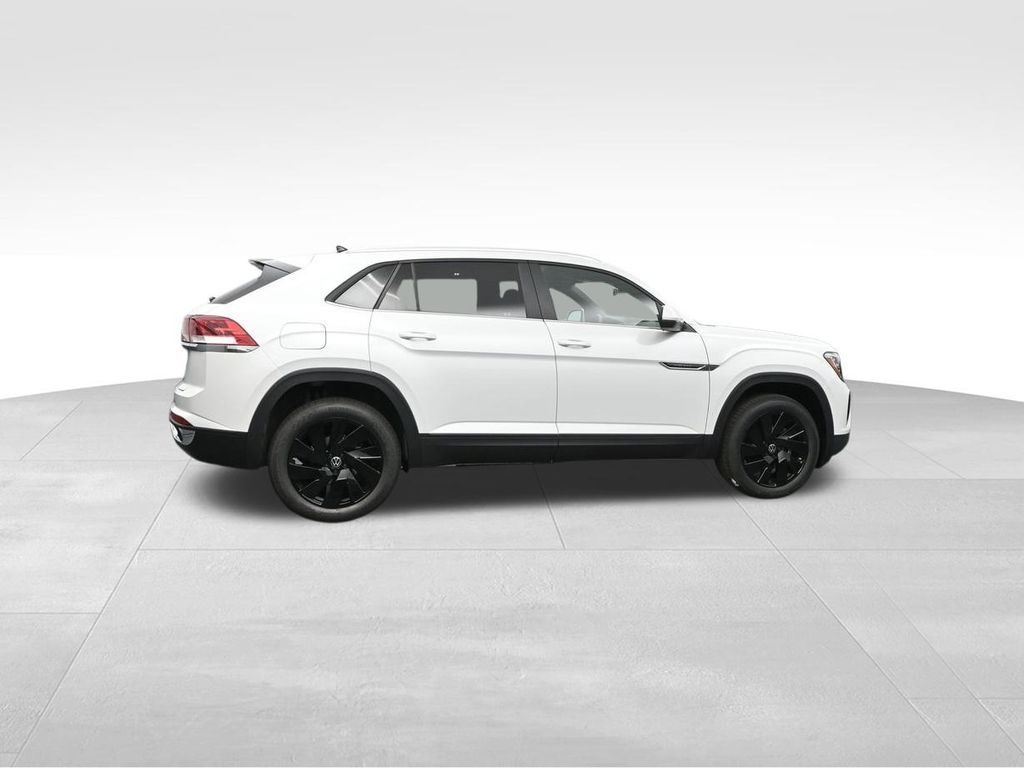 2026 Volkswagen Atlas Cross Sport SE Technology photo 3