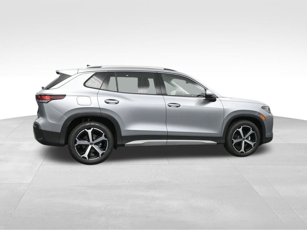 2025 Volkswagen Tiguan SE photo 3