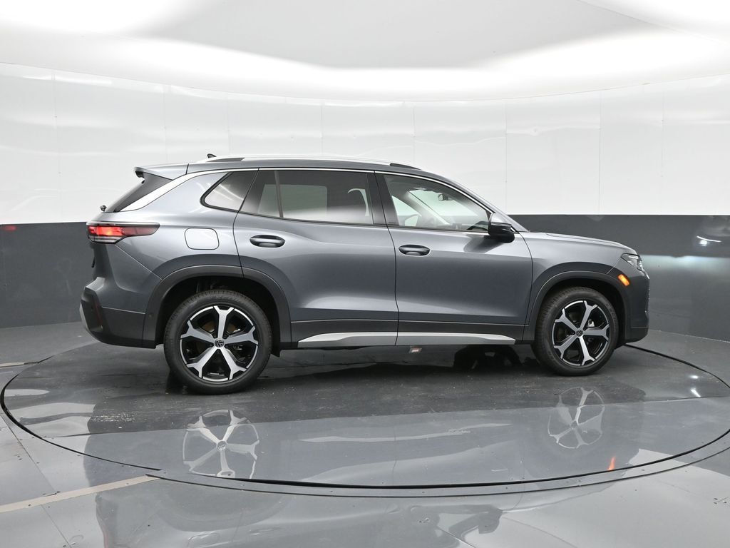 New 2025 Volkswagen Tiguan 2.0T SE SUV