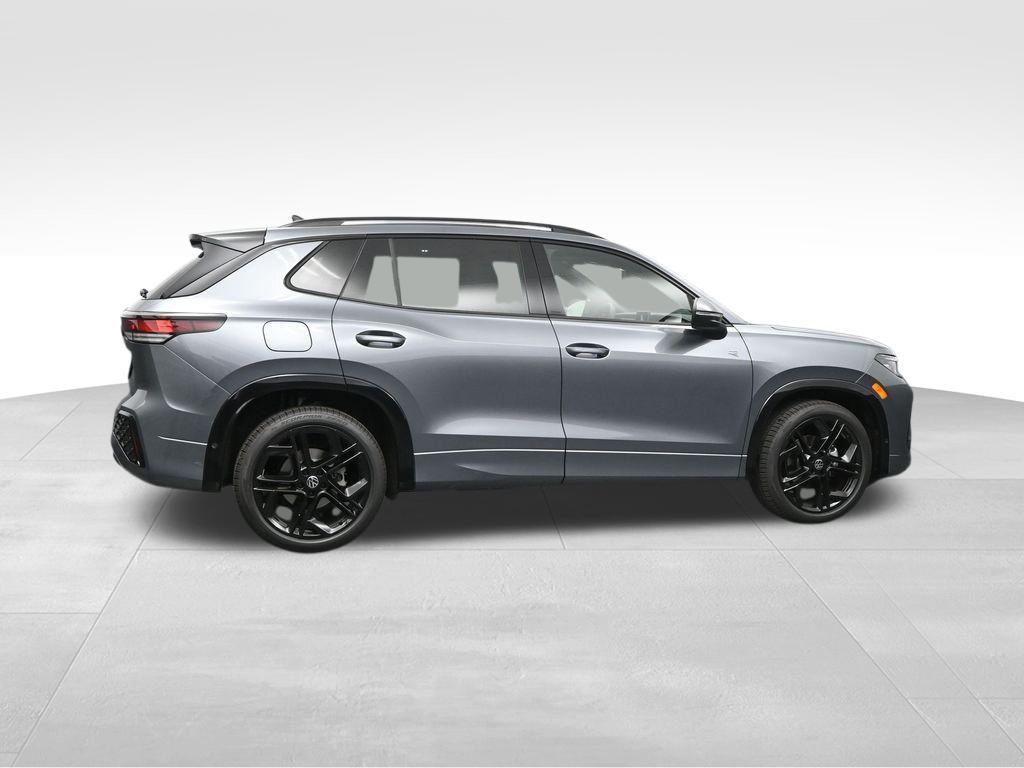 2026 Volkswagen Tiguan SE R-Line Black photo 3