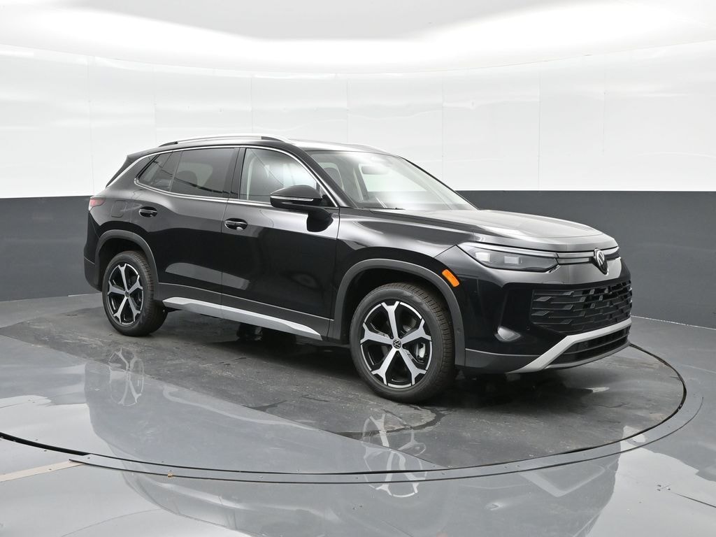 New 2025 Volkswagen Tiguan 2.0T SE SUV