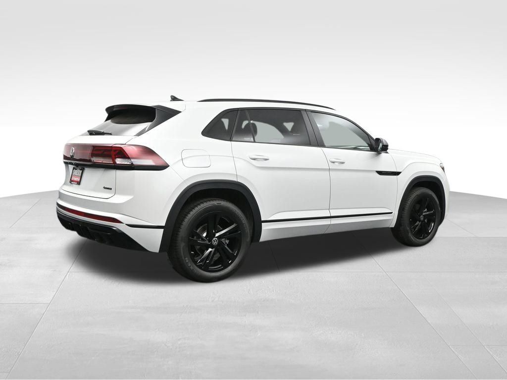 2026 Volkswagen Atlas Cross Sport SEL R-Line photo 2
