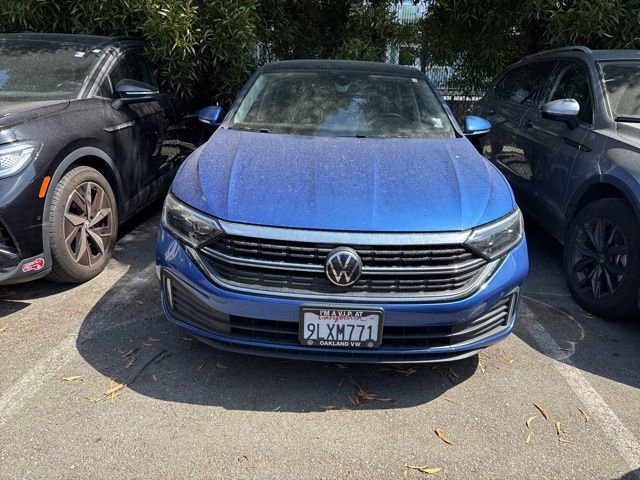 2024 Volkswagen Jetta SEL photo 2