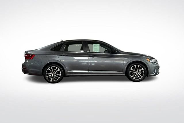 2024 Volkswagen Jetta 1.5T Sport photo 3