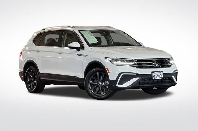 2024 Volkswagen Tiguan SE Wolfsburg Edition photo 2