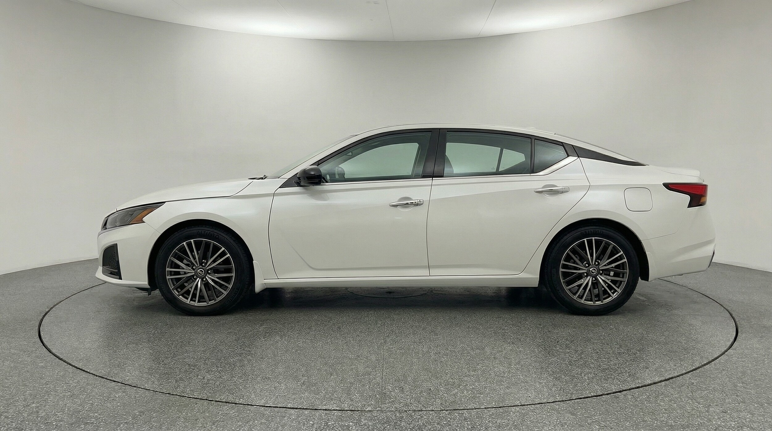 Thumbnail: 2025 Nissan Altima - 4