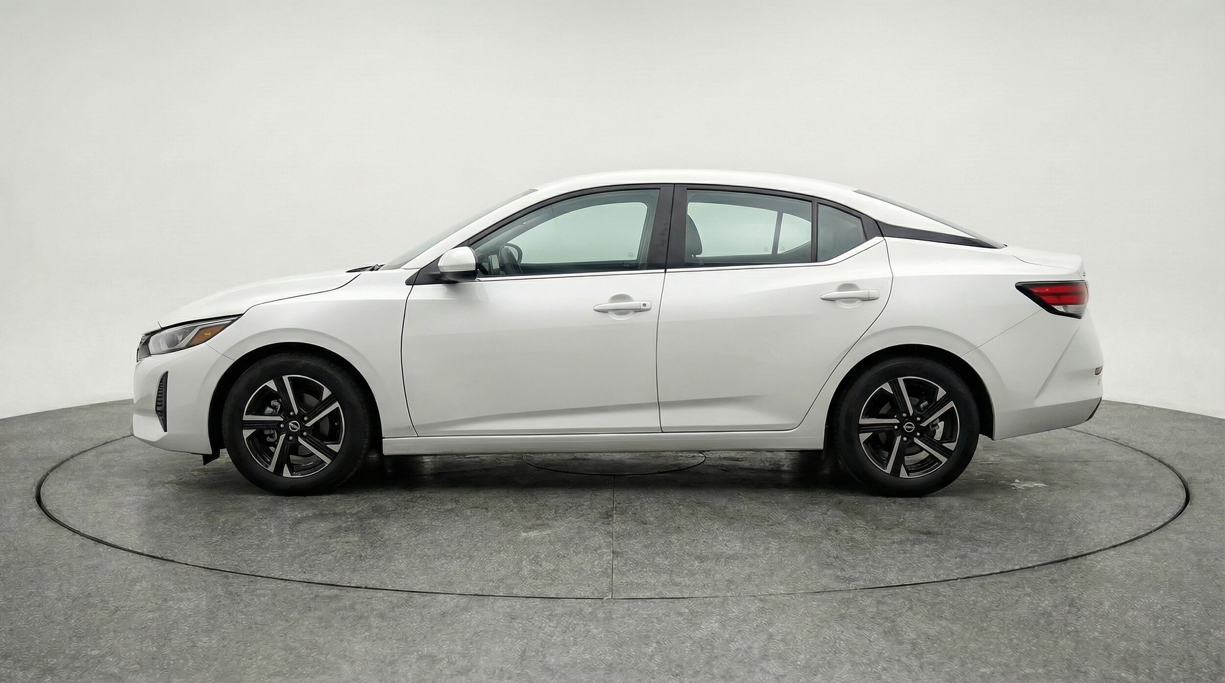 Thumbnail: 2025 Nissan Sentra - 4